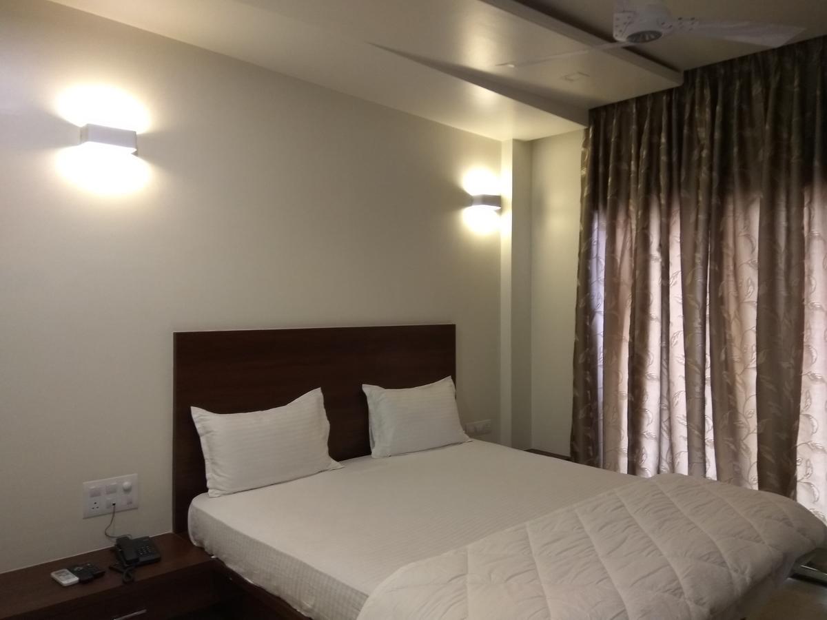 Manasi Inn Satara Zewnętrze zdjęcie