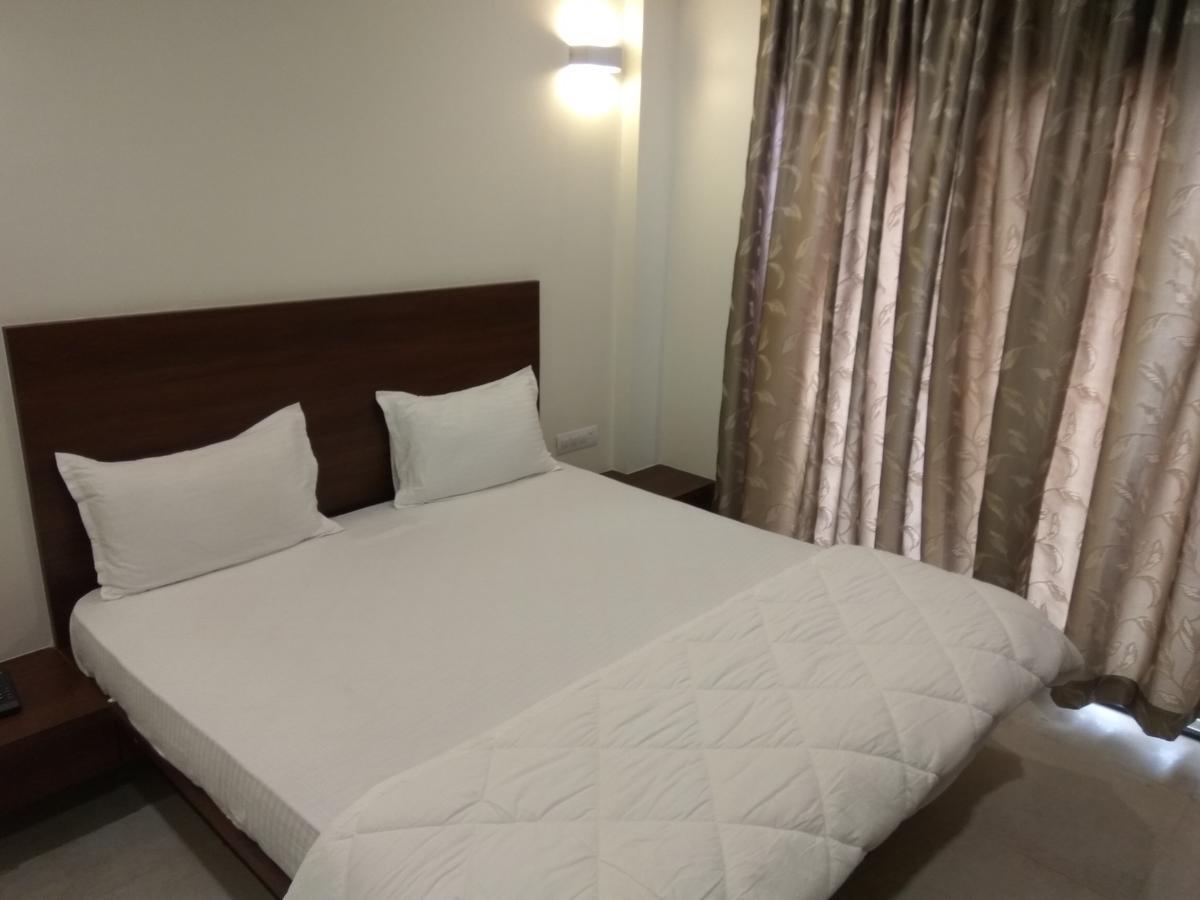 Manasi Inn Satara Zewnętrze zdjęcie
