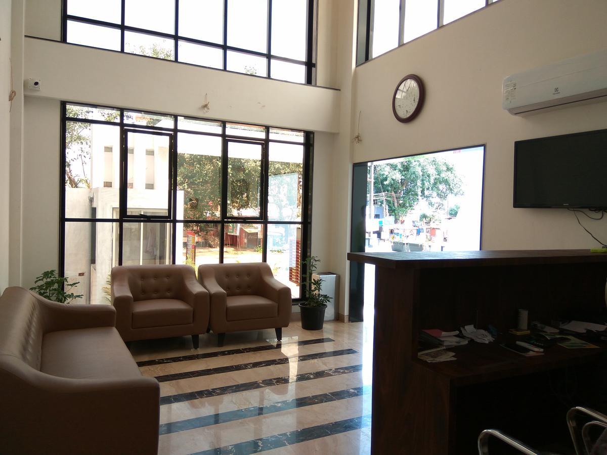 Manasi Inn Satara Zewnętrze zdjęcie