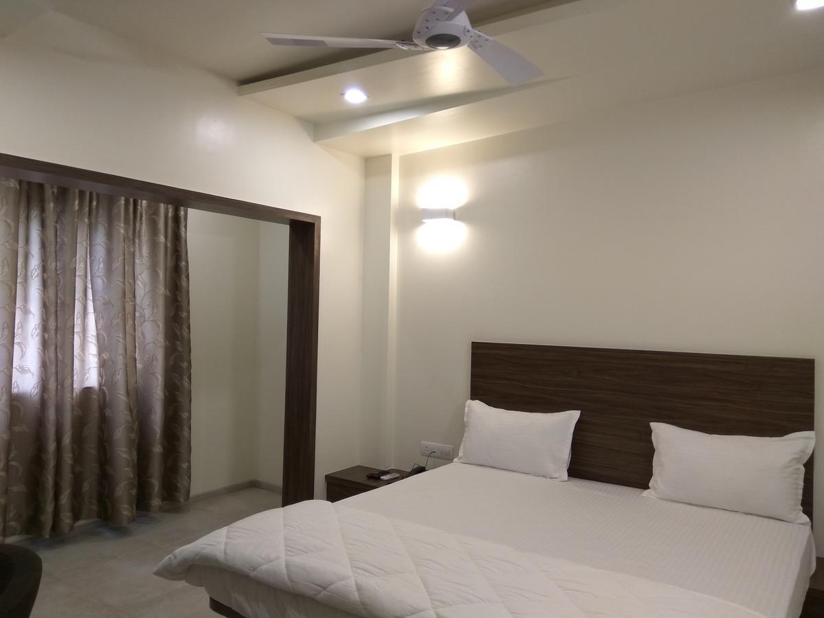 Manasi Inn Satara Zewnętrze zdjęcie