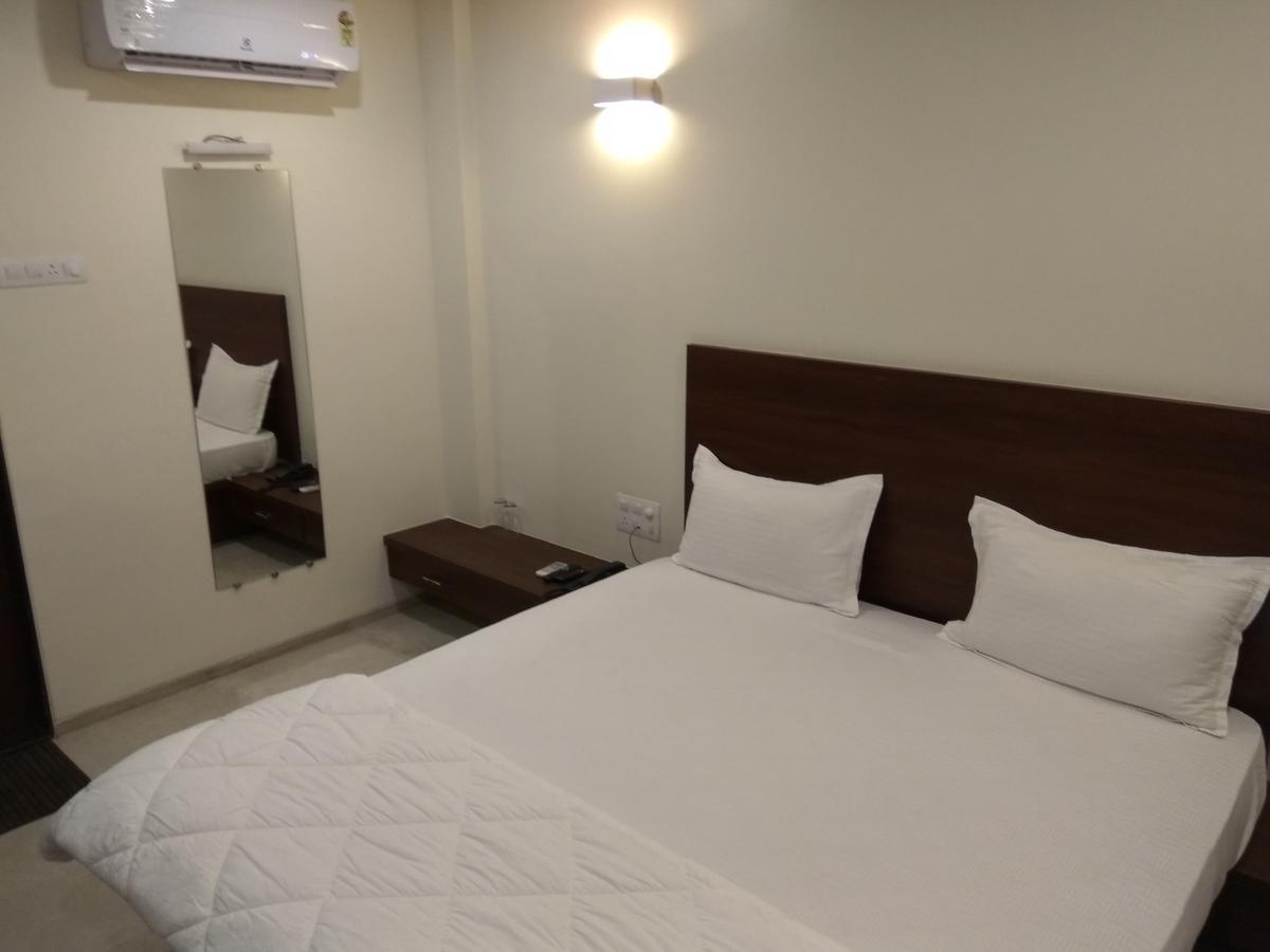 Manasi Inn Satara Zewnętrze zdjęcie