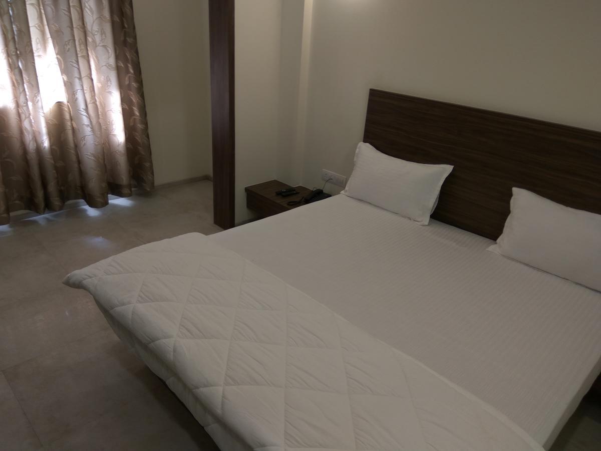 Manasi Inn Satara Zewnętrze zdjęcie