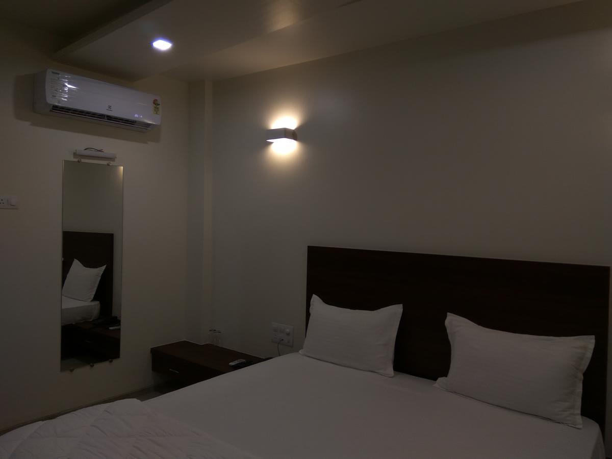 Manasi Inn Satara Zewnętrze zdjęcie