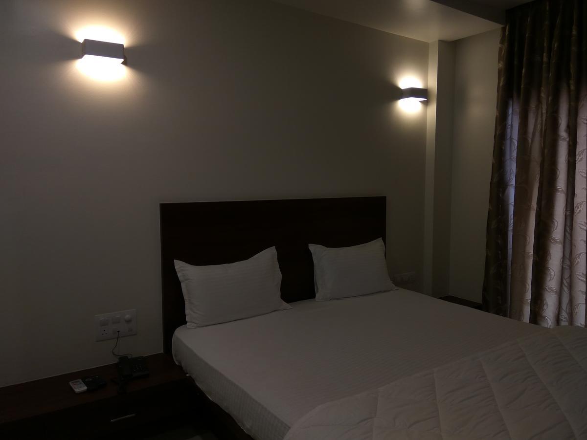 Manasi Inn Satara Zewnętrze zdjęcie
